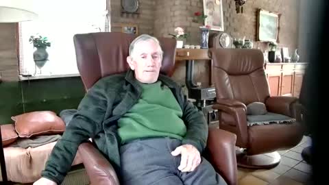 johan7 heet online show from December 6, 1:22 pm