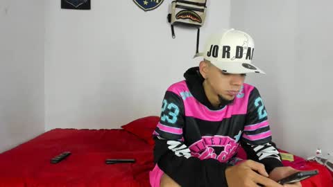 Snapshot of johan_and_antonella chatting on November 2, 5:32 am johan_and_antonella online show from November 2, 5:32 am