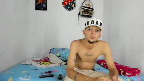 Snapshot of johan_and_antonella chatting on December 20, 6:48 pm johan_and_antonella online show from December 20, 6:48 pm