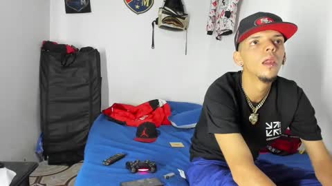 Snapshot of johan_and_antonella chatting on February 9, 10:36 pm johan_and_antonella online show from February 9, 10:36 pm