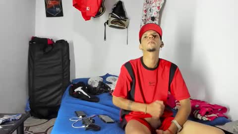 Snapshot of johan_and_antonella chatting on February 12, 5:35 am johan_and_antonella online show from February 12, 5:35 am