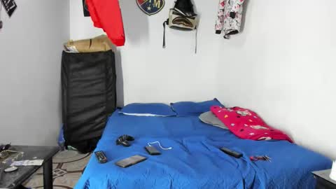 Snapshot of johan_and_antonella chatting on February 17, 3:36 am johan_and_antonella online show from February 17, 3:36 am