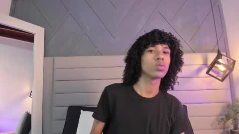 Snapshot of johan_gz_ chatting on November 8, 11:32 am Johan online show from November 8, 11:32 am