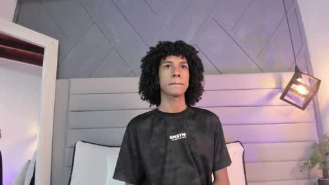 Snapshot of johan_gz_ chatting on November 10, 11:31 am Johan online show from November 10, 11:31 am