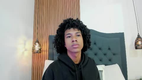 Snapshot of johan_gz_ chatting on June 15, 11:45 am Johan online show from June 15, 11:45 am