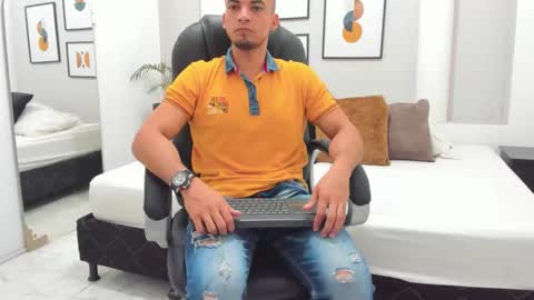 Snapshot of johan_miller1 chatting on November 28, 6:32 pm johan online show from November 28, 6:32 pm