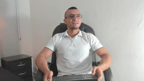 Snapshot of johan_miller1 chatting on November 29, 10:51 am johan online show from November 29, 10:51 am