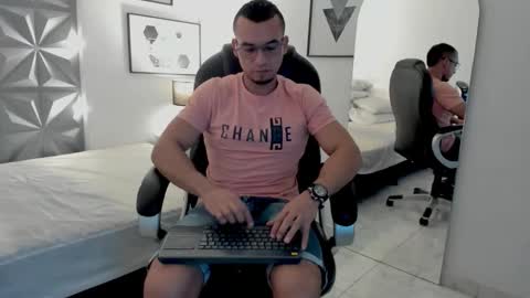 johan online show from December 15, 1:54 am