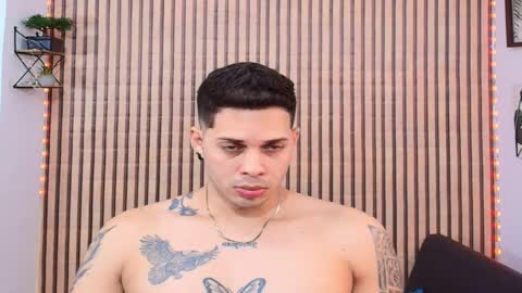 Snapshot of johan_speitzer chatting on February 15, 10:28 pm johan speitzer online show from February 15, 10:28 pm