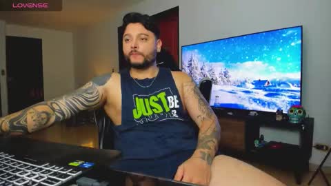 Snapshot of johatsu chatting on October 29, 11:39 pm King - online show from October 29, 11:39 pm