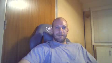 john1212124 online show from September 26, 1:09 am
