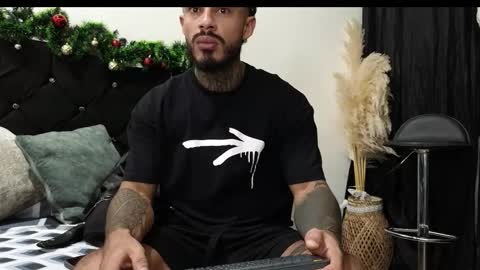 John  online show from December 14, 11:04 am