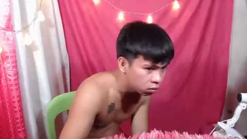 Snapshot of john_carloss chatting on March 1, 6:10 pm john and thallea online show from March 1, 6:10 pm