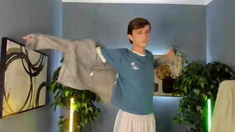 Snapshot of john_weasley chatting on November 5, 1:00 pm John online show from November 5, 1:00 pm