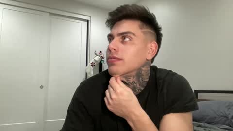 Snapshot of johnafterdark chatting on December 8, 2:18 am JAXX online show from December 8, 2:18 am