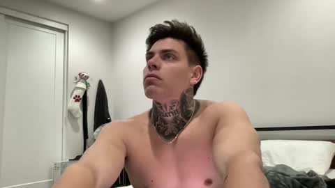 Snapshot of johnafterdark chatting on December 25, 1:42 am JAXX online show from December 25, 1:42 am