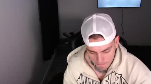 Snapshot of johnafterdark chatting on February 3, 3:04 am JAXX online show from February 3, 3:04 am