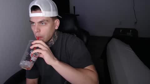 Snapshot of johnafterdark chatting on February 6, 4:39 am JAXX online show from February 6, 4:39 am