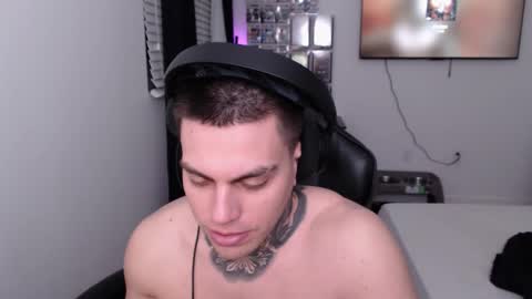 Snapshot of johnafterdark chatting on February 27, 2:00 am JAXX online show from February 27, 2:00 am