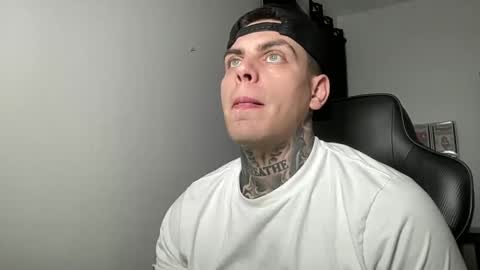 Snapshot of johnafterdark chatting on March 1, 2:35 am JAXX online show from March 1, 2:35 am