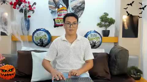 Snapshot of johnbelrose chatting on October 20, 7:36 pm johnbelrose online show from October 20, 7:36 pm