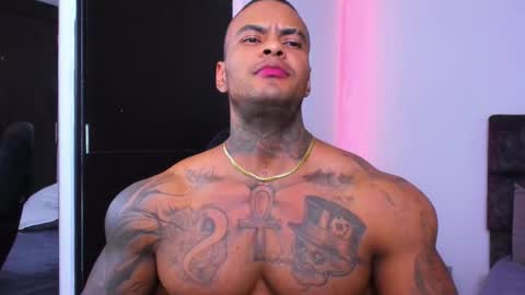 Snapshot of johnbelt_ chatting on November 18, 10:14 pm john belt online show from November 18, 10:14 pm