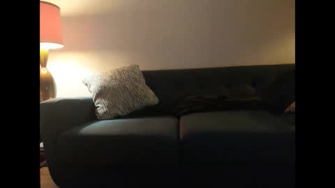 Johnee online show from October 5, 8:45 am