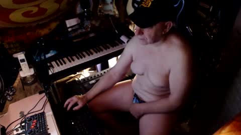 johnfeelgood004 online show from November 18, 11:47 am