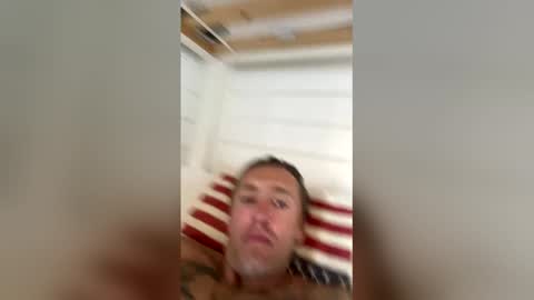 Snapshot of johngiaver3 chatting on May 6, 10:31 am johngiaver3 online show from May 6, 10:31 am