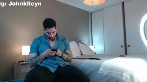 Snapshot of johnklleyn chatting on April 22, 6:53 pm john online show from April 22, 6:53 pm