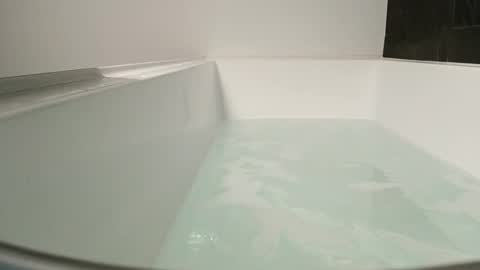 Snapshot of johnny61600 chatting on September 15, 12:05 pm Lovenitwet69 online show from September 15, 12:05 pm