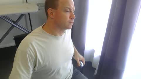 Snapshot of johnny61600 chatting on April 5, 12:08 am Lovenitwet69 online show from April 5, 12:08 am