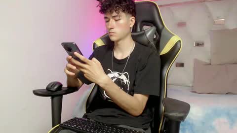 johnny_cagee online show from November 13, 4:11 am