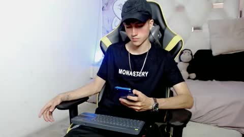 johnny_cagee online show from January 12, 3:23 am