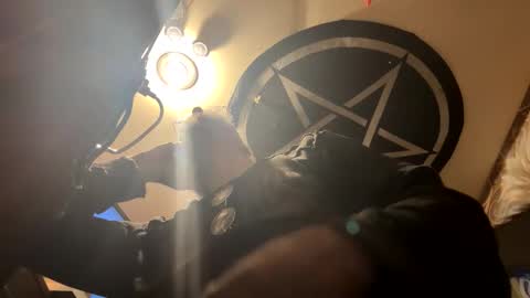 johnnyshung1 online show from March 15, 12:00 pm