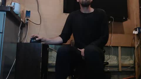 Snapshot of johnplayer23 chatting on February 15, 8:33 am johnplayer23 online show from February 15, 8:33 am