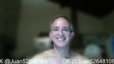 Snapshot of johnq_23 chatting on December 4, 2:10 am John online show from December 4, 2:10 am