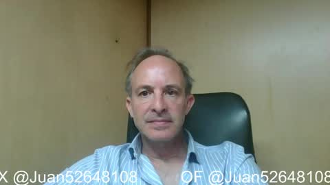 Snapshot of johnq_23 chatting on June 5, 4:02 pm John online show from June 5, 4:02 pm