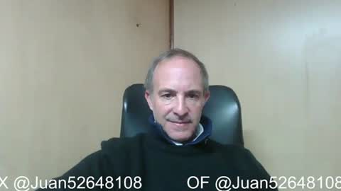 Snapshot of johnq_23 chatting on June 26, 4:33 pm John online show from June 26, 4:33 pm