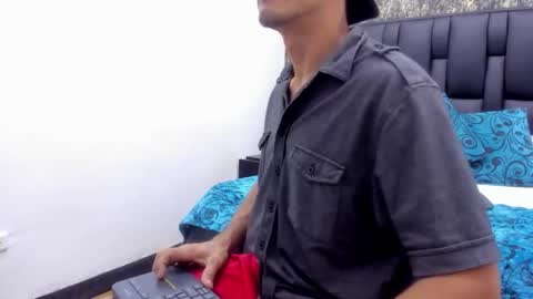 Snapshot of johnwickk_1 chatting on February 21, 3:35 pm JohnWickk 1 online show from February 21, 3:35 pm