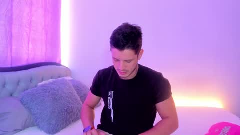 johnycooper08 online show from July 18, 12:53 pm