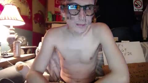 Snapshot of johstondude chatting on May 15, 11:23 pm Johston online show from May 15, 11:23 pm