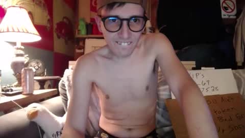 Snapshot of johstondude chatting on May 16, 12:18 am Johston online show from May 16, 12:18 am