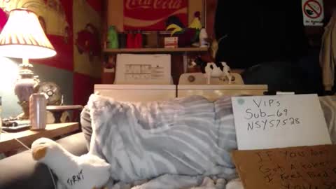 Snapshot of johstondude chatting on May 16, 12:29 am Johston online show from May 16, 12:29 am
