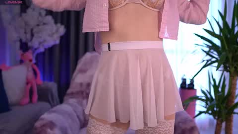 Snapshot of joice_queen chatting on November 29, 8:50 am Paula online show from November 29, 8:50 am