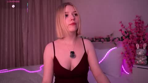 Snapshot of joice_queen chatting on February 13, 8:05 pm Paula online show from February 13, 8:05 pm