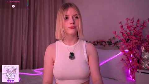 Snapshot of joice_queen chatting on February 16, 9:22 pm Paula online show from February 16, 9:22 pm