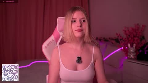 Snapshot of joice_queen chatting on February 28, 11:39 pm Paula online show from February 28, 11:39 pm