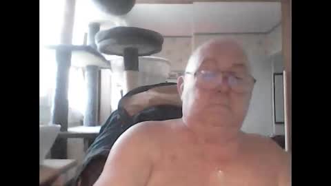 Snapshot of jojo60000529566 chatting on October 25, 4:02 pm jojo60000529566 online show from October 25, 4:02 pm