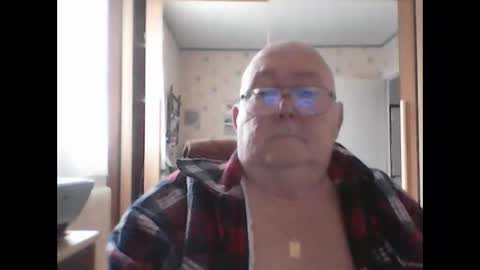 jojo60000529566 online show from May 6, 6:52 am